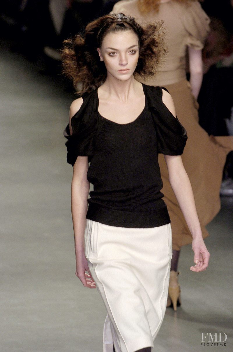 Mariacarla Boscono featured in  the Martine Sitbon fashion show for Autumn/Winter 2004