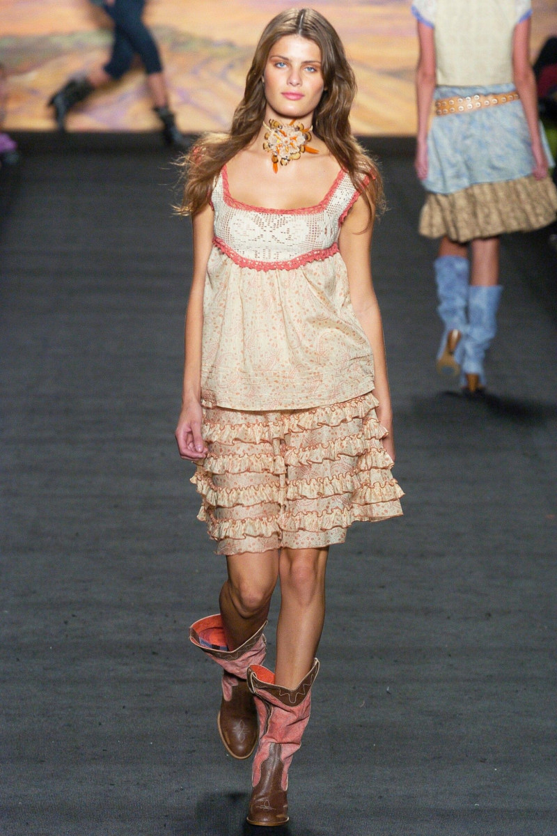 Isabeli Fontana featured in  the Anna Sui fashion show for Spring/Summer 2005
