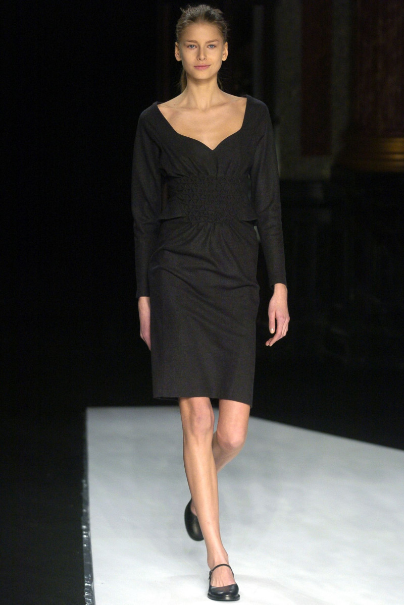Hussein Chalayan fashion show for Autumn/Winter 2004