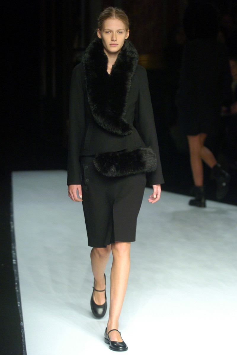 Hussein Chalayan fashion show for Autumn/Winter 2004