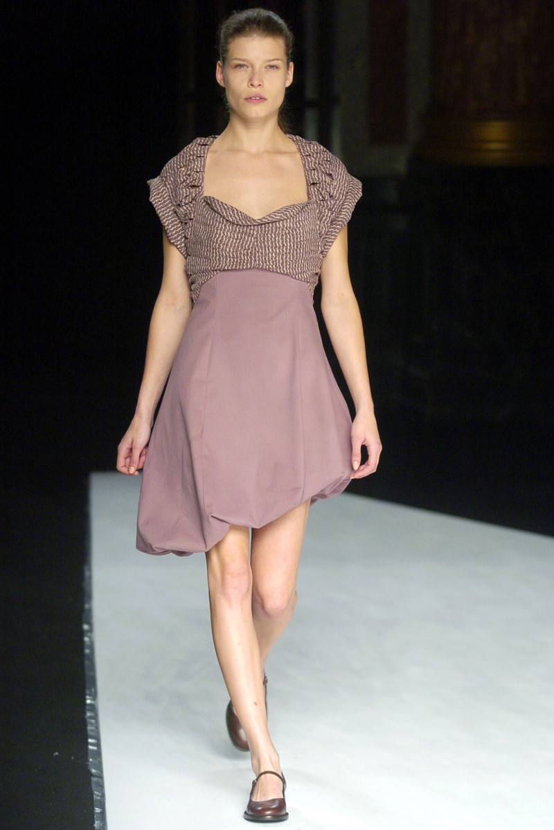 Hussein Chalayan fashion show for Autumn/Winter 2004