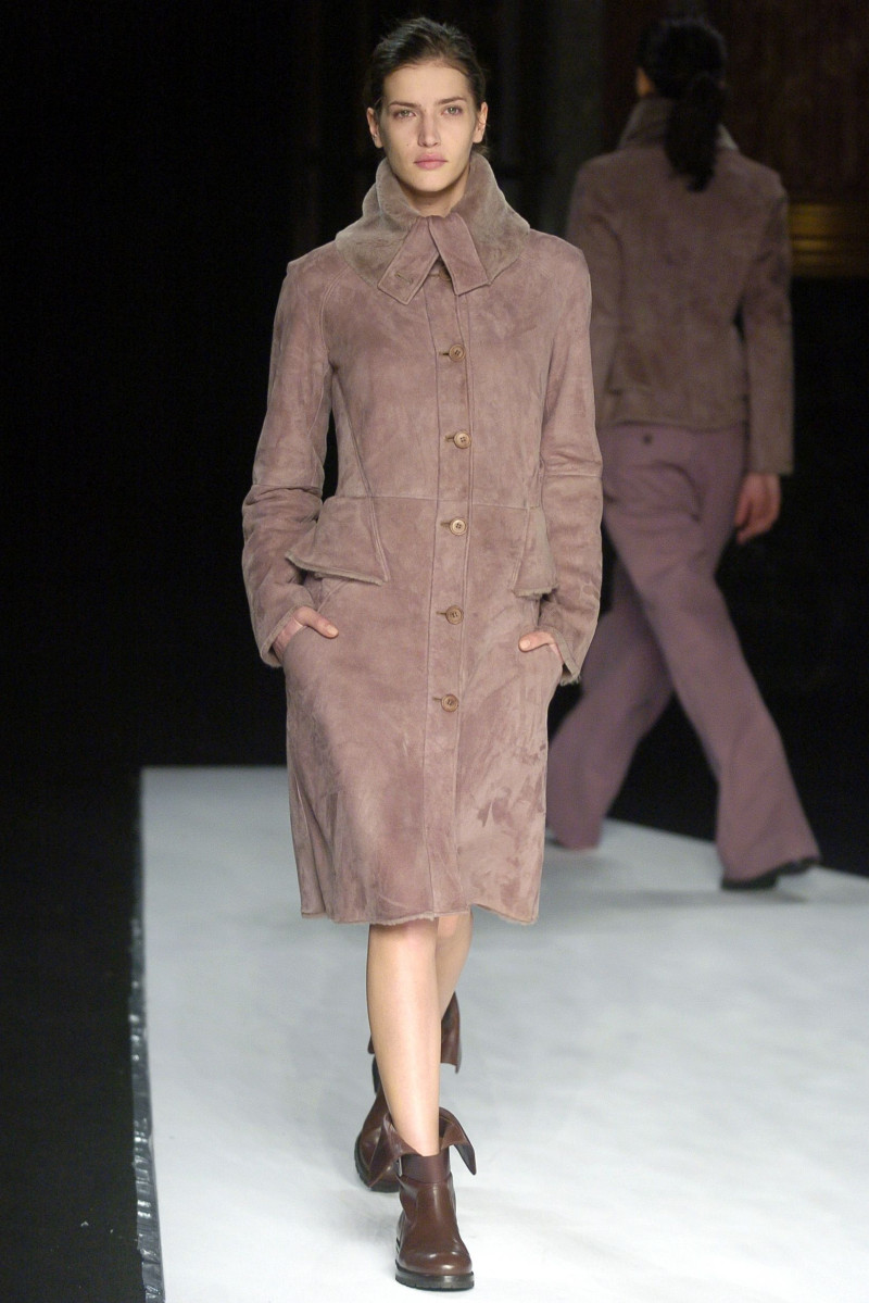 Hussein Chalayan fashion show for Autumn/Winter 2004