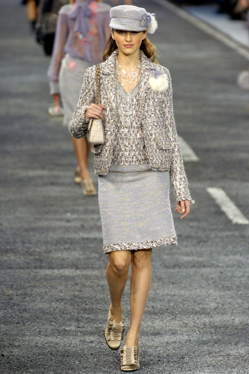Chanel fashion show for Autumn/Winter 2004