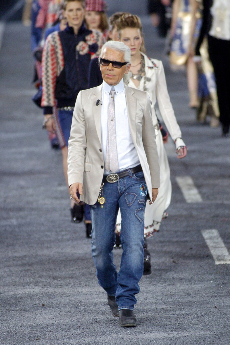 Chanel fashion show for Autumn/Winter 2004