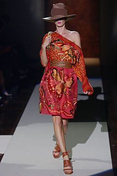 Gianfranco Ferré fashion show for Spring/Summer 2004