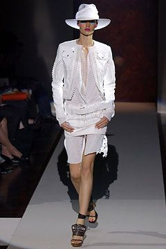 Gianfranco Ferré fashion show for Spring/Summer 2004