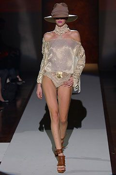 Gianfranco Ferré fashion show for Spring/Summer 2004