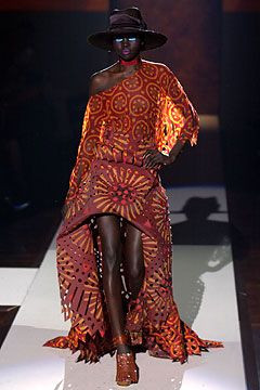 Gianfranco Ferré fashion show for Spring/Summer 2004