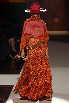 Gianfranco Ferré fashion show for Spring/Summer 2004