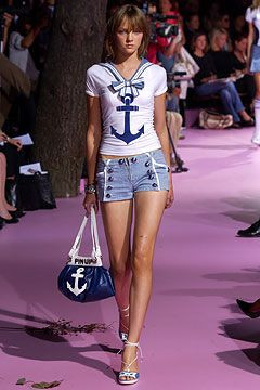 D&G fashion show for Spring/Summer 2004