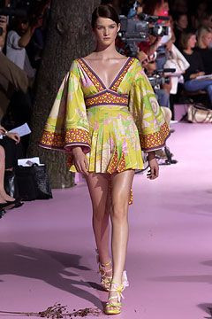 D&G fashion show for Spring/Summer 2004