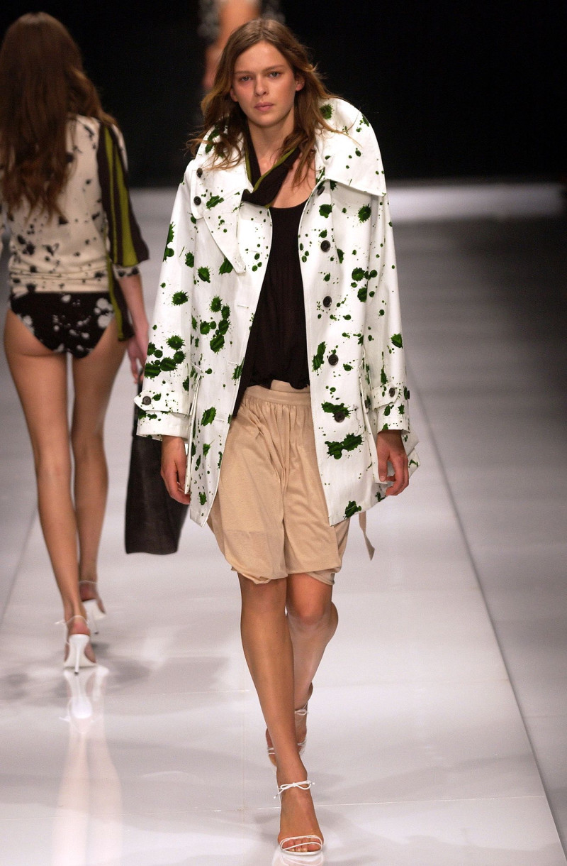 Burberry Prorsum fashion show for Spring/Summer 2004