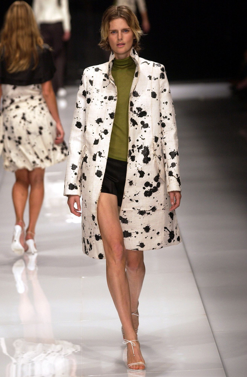 Burberry Prorsum fashion show for Spring/Summer 2004