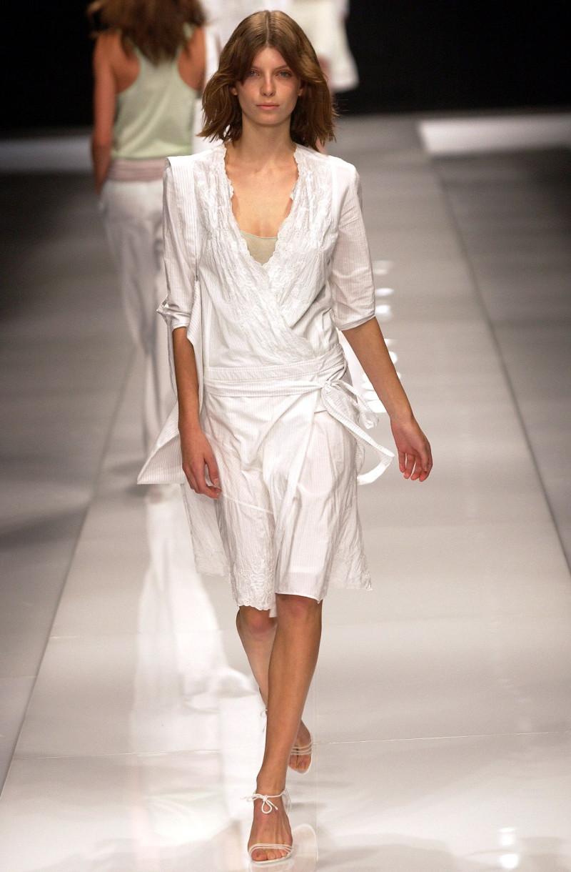 Burberry Prorsum fashion show for Spring/Summer 2004