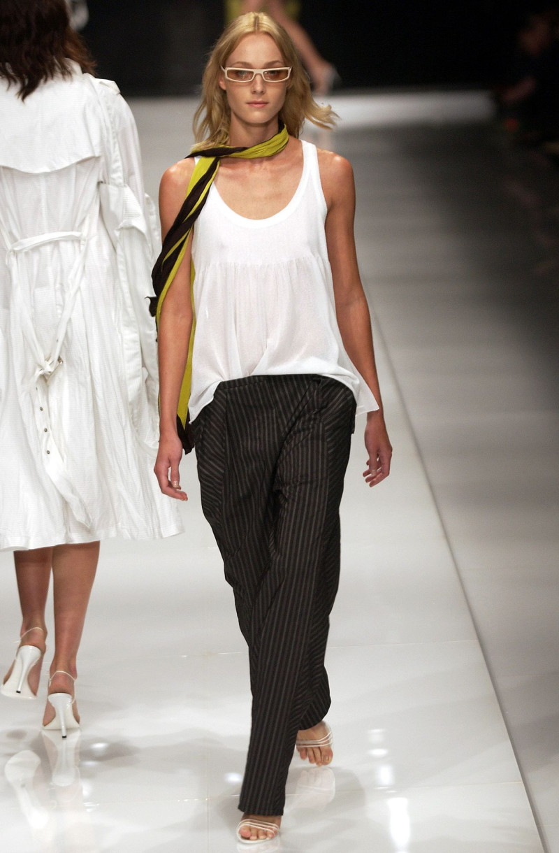 Burberry Prorsum fashion show for Spring/Summer 2004