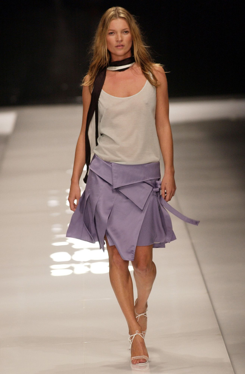 Burberry Prorsum fashion show for Spring/Summer 2004