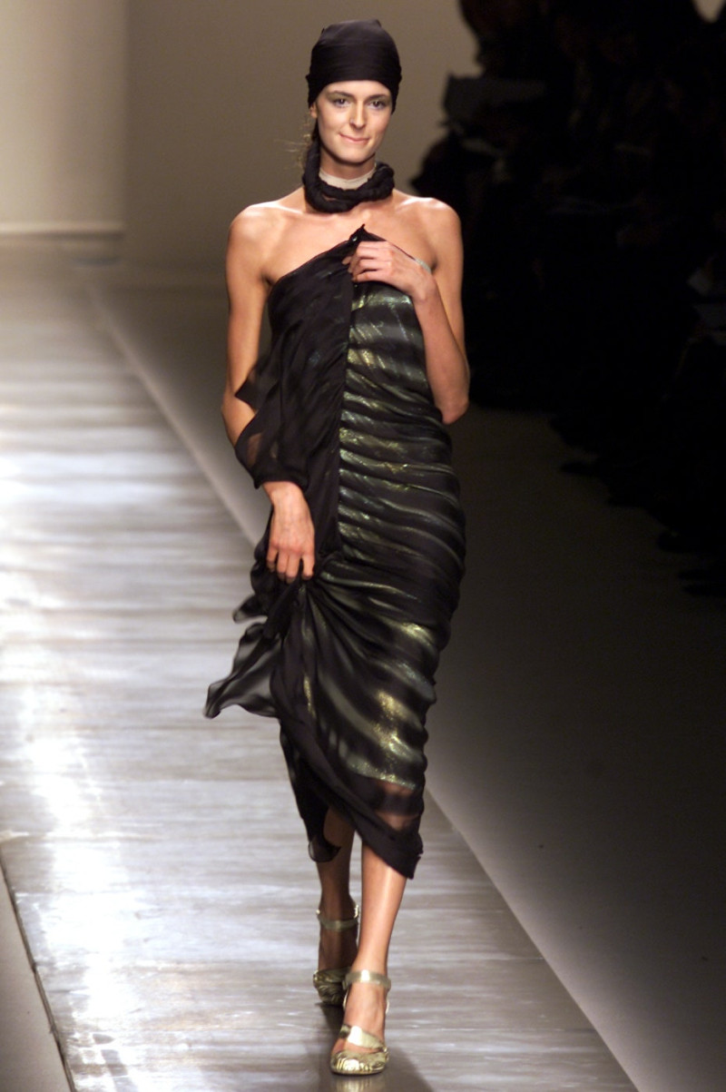 Givenchy Haute Couture fashion show for Spring/Summer 2002