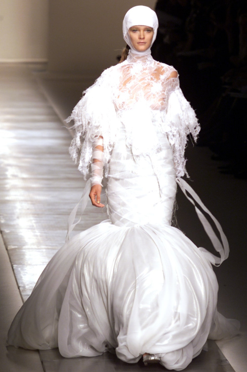 Givenchy Haute Couture fashion show for Spring/Summer 2002