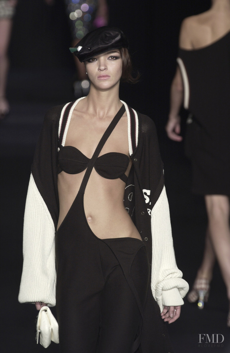 Mariacarla Boscono featured in  the Sonia Rykiel fashion show for Spring/Summer 2004