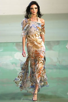 Valentino fashion show for Spring/Summer 2003