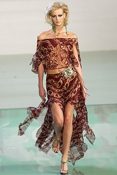 Valentino fashion show for Spring/Summer 2003
