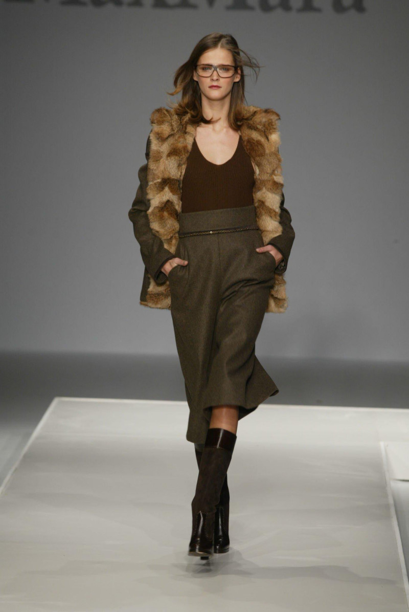 Carmen Kass featured in  the Max Mara fashion show for Autumn/Winter 2002