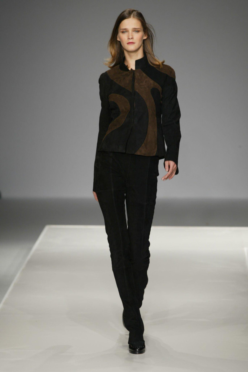 Carmen Kass featured in  the Max Mara fashion show for Autumn/Winter 2002