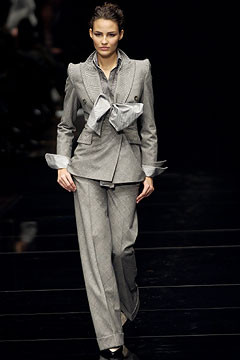 Gianfranco Ferré fashion show for Autumn/Winter 2002
