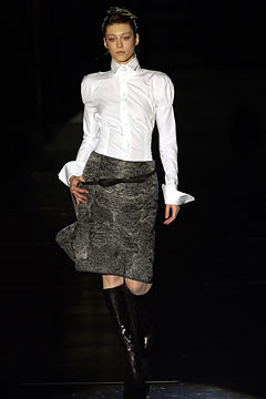 Gianfranco Ferré fashion show for Autumn/Winter 2002