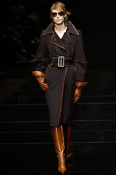 Gianfranco Ferré fashion show for Autumn/Winter 2002