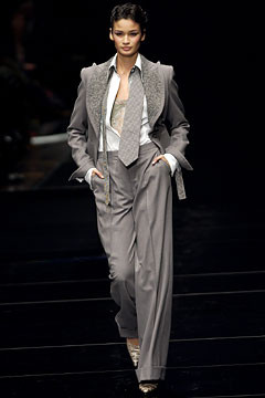 Gianfranco Ferré fashion show for Autumn/Winter 2002