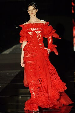 Gianfranco Ferré fashion show for Autumn/Winter 2002