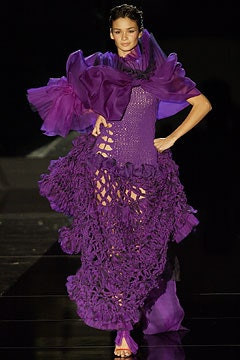 Gianfranco Ferré fashion show for Autumn/Winter 2002