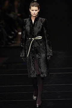 Gianfranco Ferré fashion show for Autumn/Winter 2002