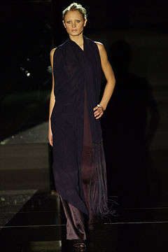 Gianfranco Ferré fashion show for Autumn/Winter 2002