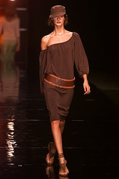 Alessandro Dell\'Acqua fashion show for Spring/Summer 2002