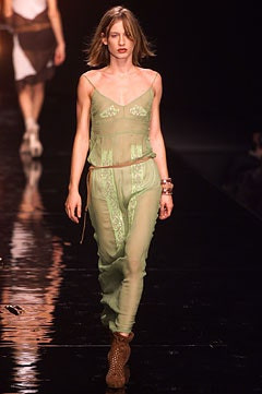 Alessandro Dell\'Acqua fashion show for Spring/Summer 2002