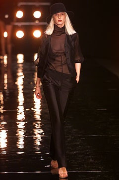 Alessandro Dell\'Acqua fashion show for Spring/Summer 2002