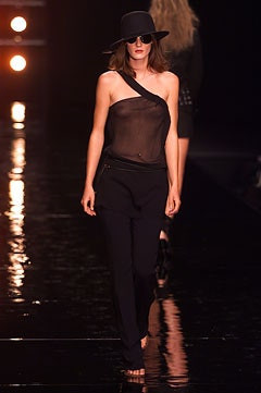 Alessandro Dell\'Acqua fashion show for Spring/Summer 2002