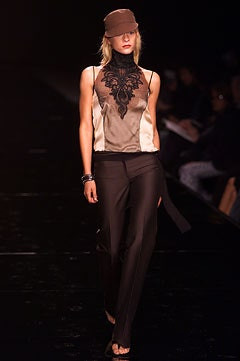 Alessandro Dell\'Acqua fashion show for Spring/Summer 2002