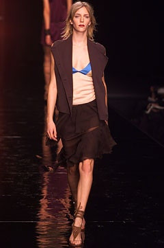 Alessandro Dell\'Acqua fashion show for Spring/Summer 2002