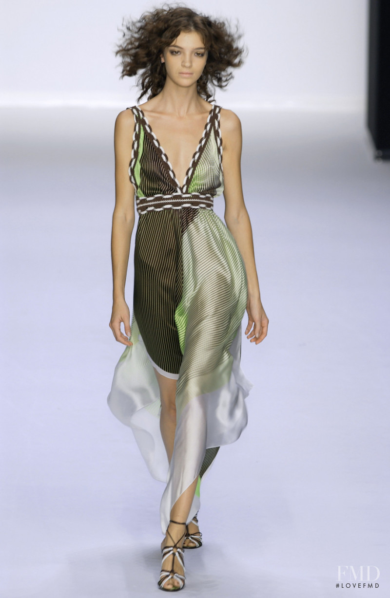 Mariacarla Boscono featured in  the Missoni fashion show for Spring/Summer 2002