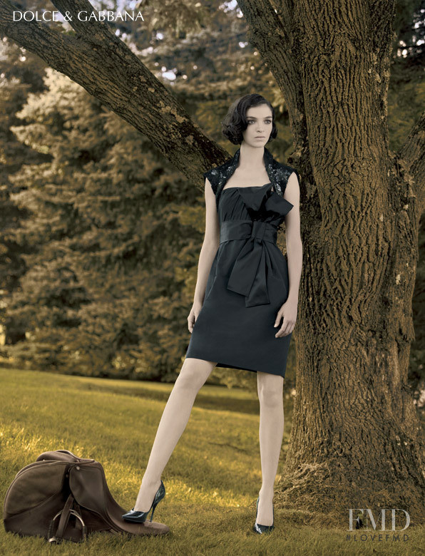 Mariacarla Boscono featured in  the Americana Manhasset (RETAILER) lookbook for Holiday 2007