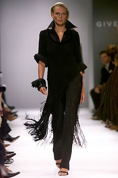 Givenchy fashion show for Spring/Summer 2002