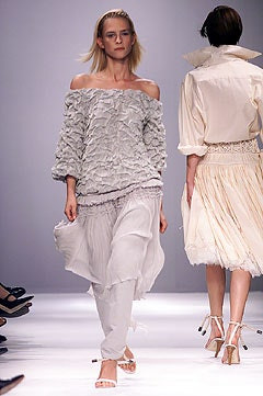 Givenchy fashion show for Spring/Summer 2002