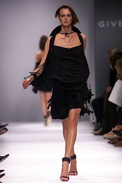 Givenchy fashion show for Spring/Summer 2002