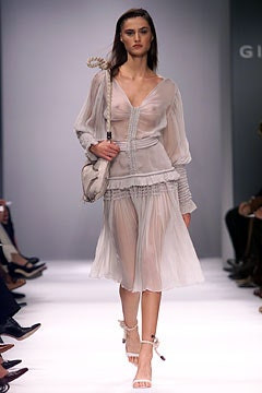 Givenchy fashion show for Spring/Summer 2002