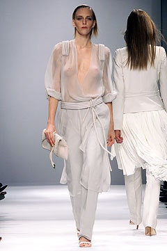 Givenchy fashion show for Spring/Summer 2002