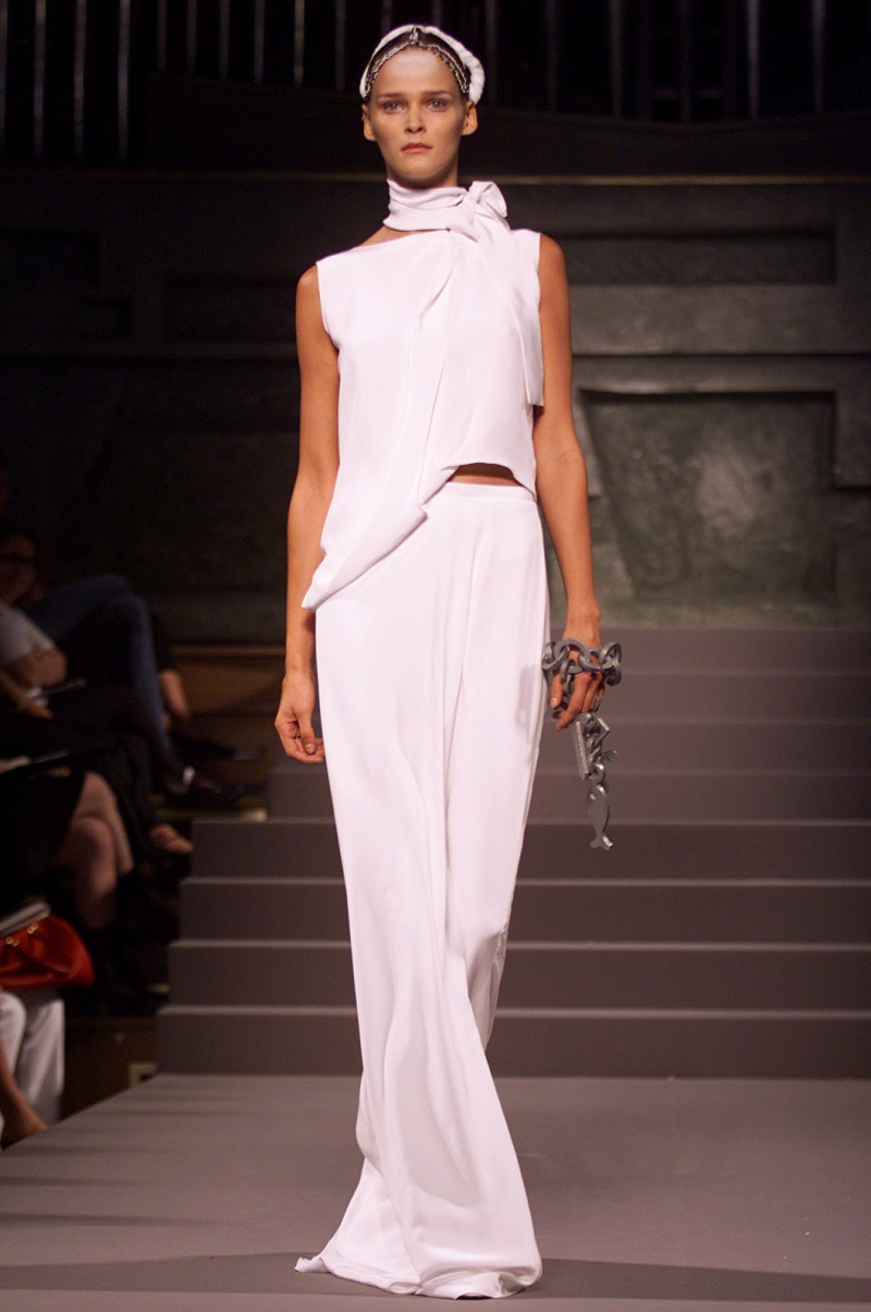 Viktor & Rolf fashion show for Spring/Summer 2002