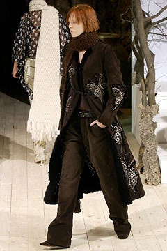 Dolce & Gabbana fashion show for Autumn/Winter 2002